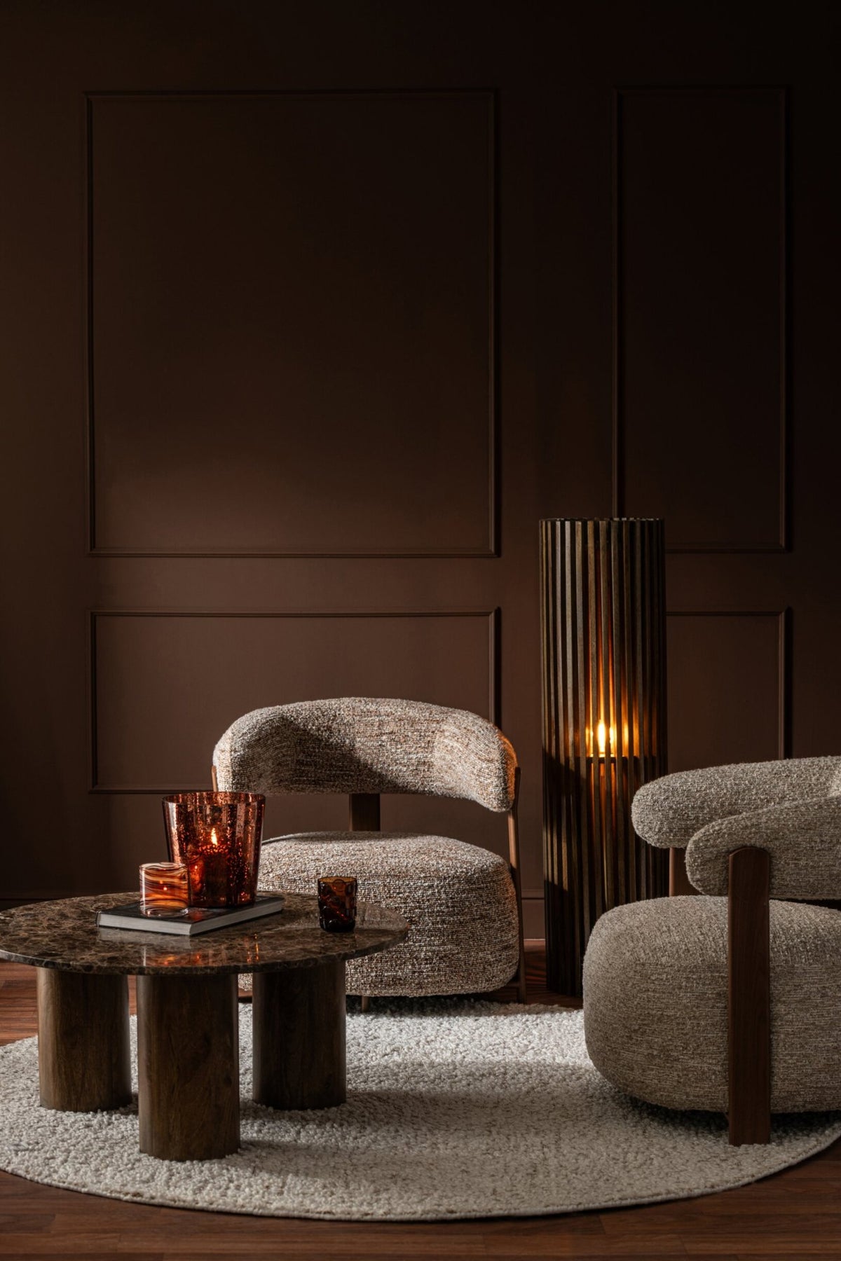 Ribbed mango wood floor lamp dark brown