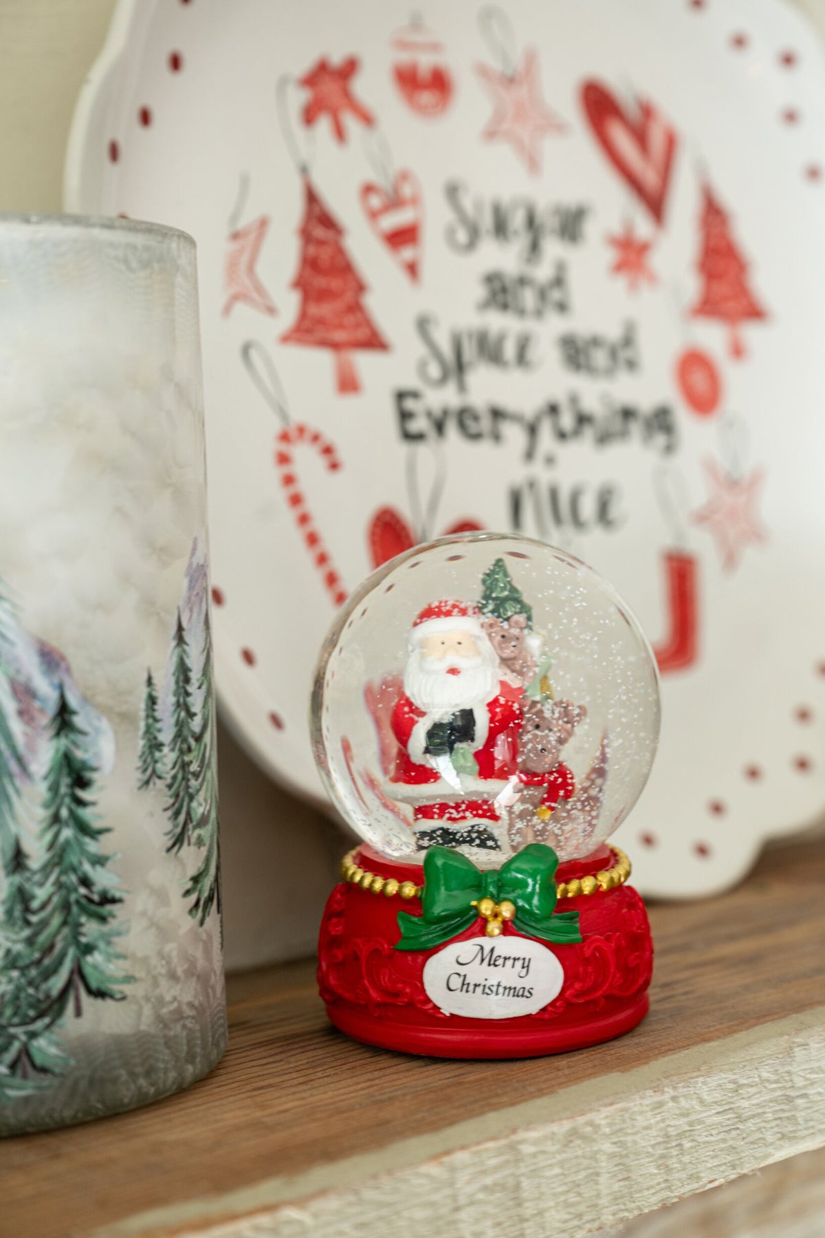 Water Globe Santa Claus Polyresin Green/Red Small Assortment Of 3