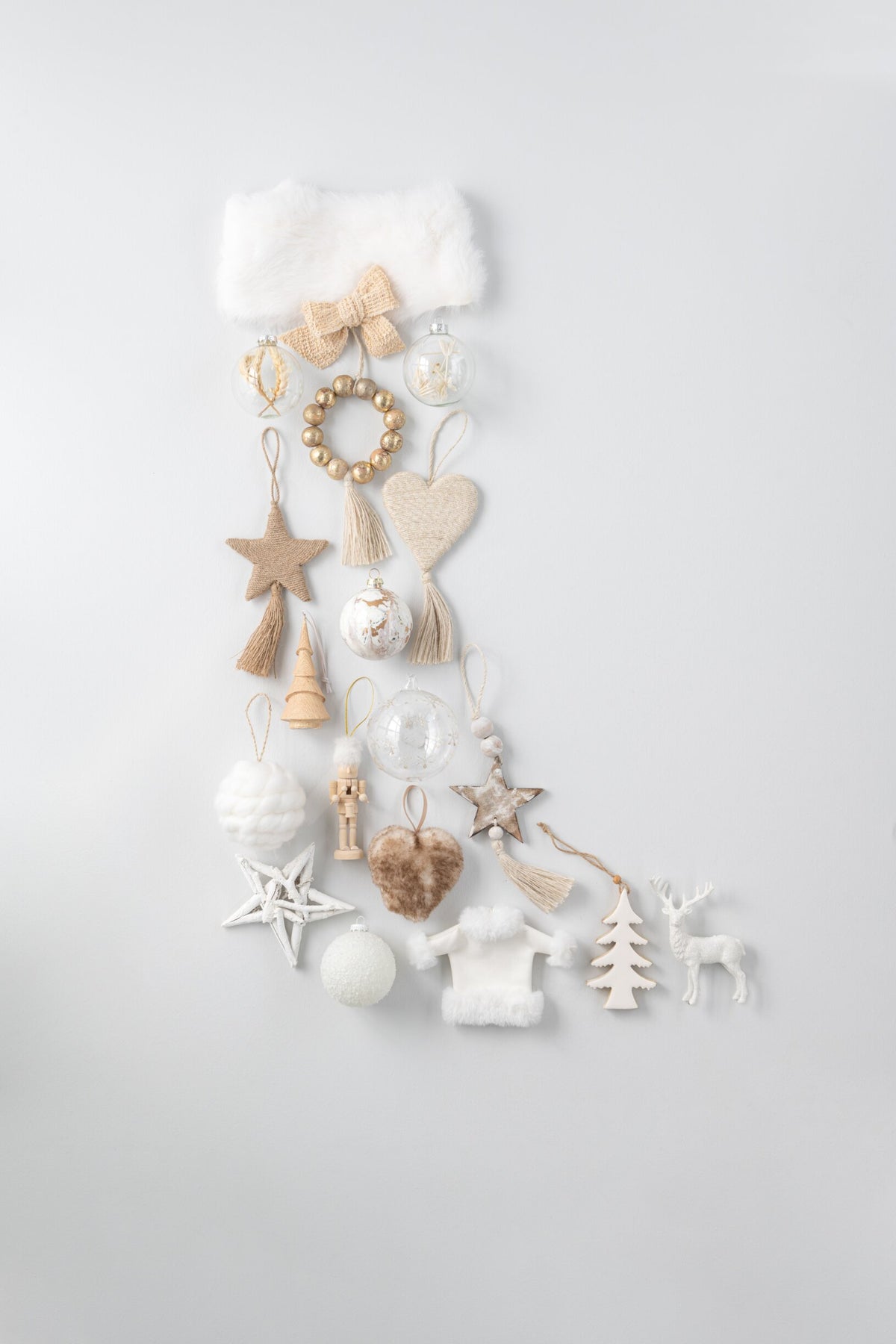 Box Of 6 Christmas Baubles Marble Look Glass White/Gold Small