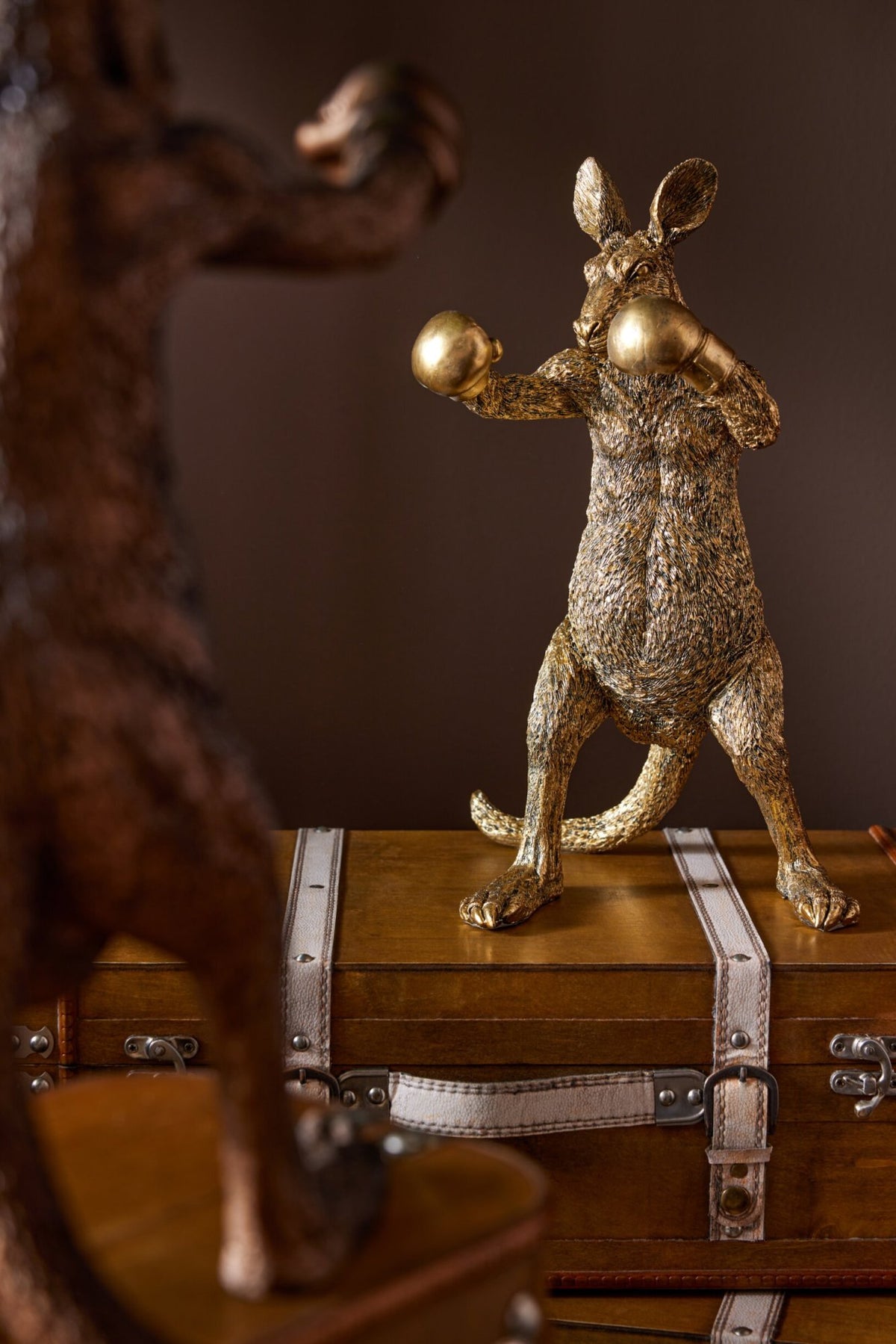Kangaroo Boxer Polyresin Gold