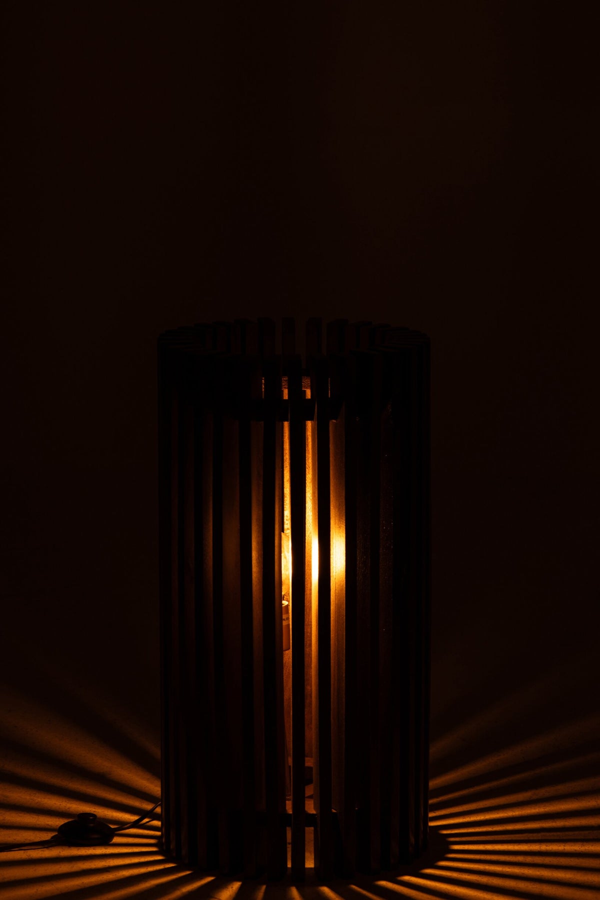 Table lamp ribbed mango wood dark brown