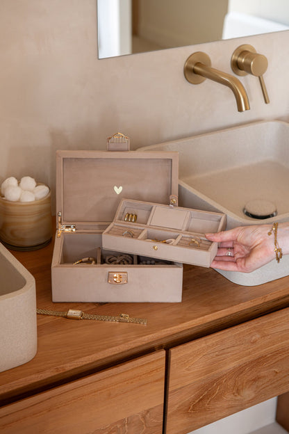 Juwelendoos voorraad vakken fluweel beige