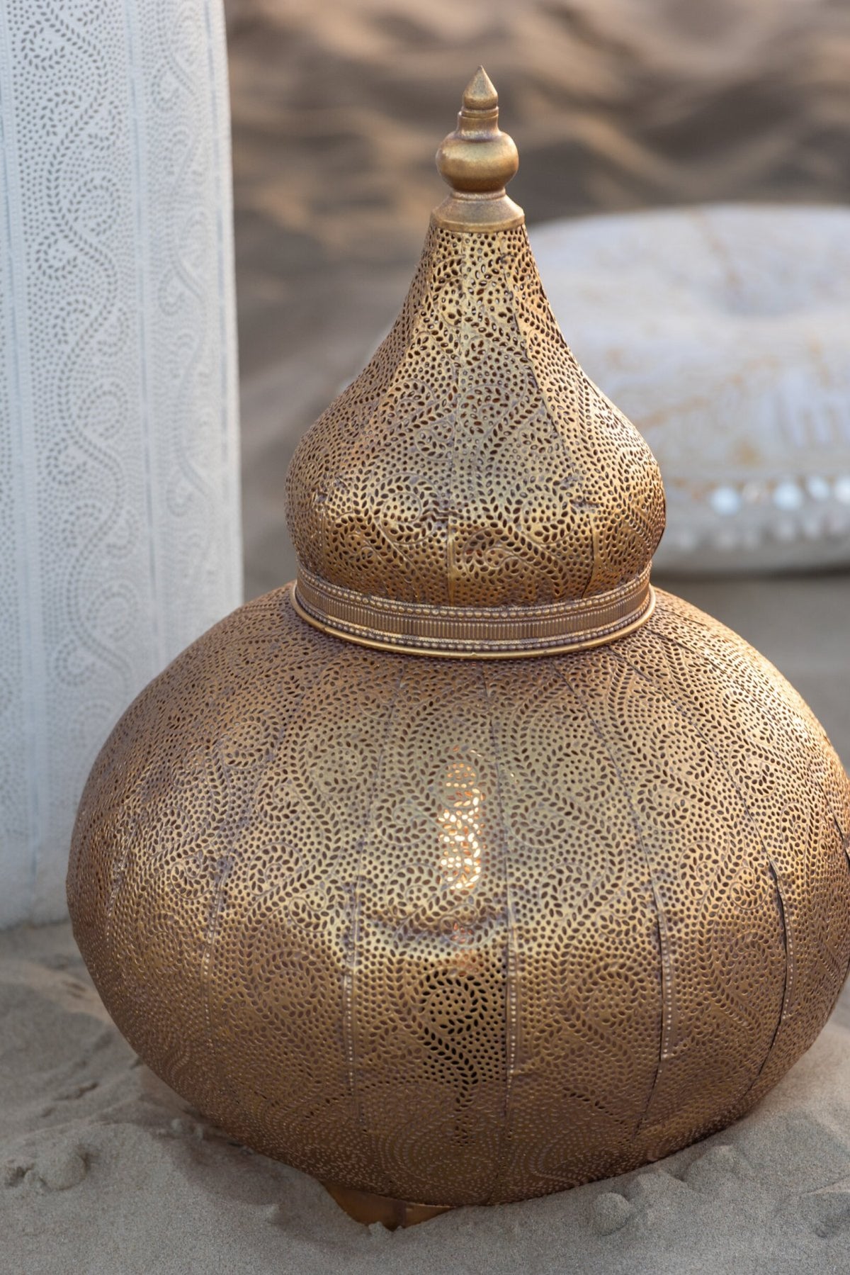 Aladdin lamp metal gold large