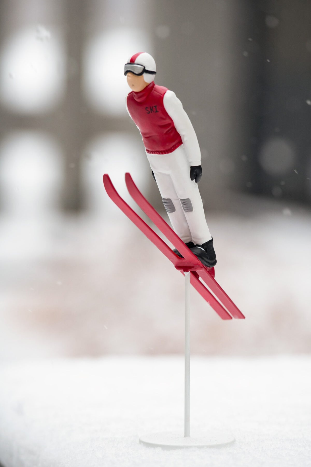 Skier Long Jump Resin Red/White Assortment Of 2