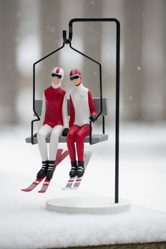 Chairlift Ski Couple Resin Red/White