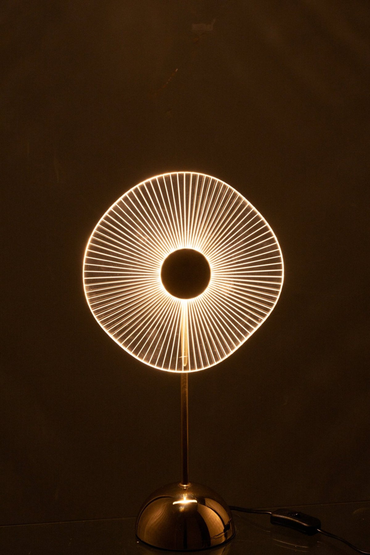 Lampe de table led fleur métal/Plasmalltic or petit
