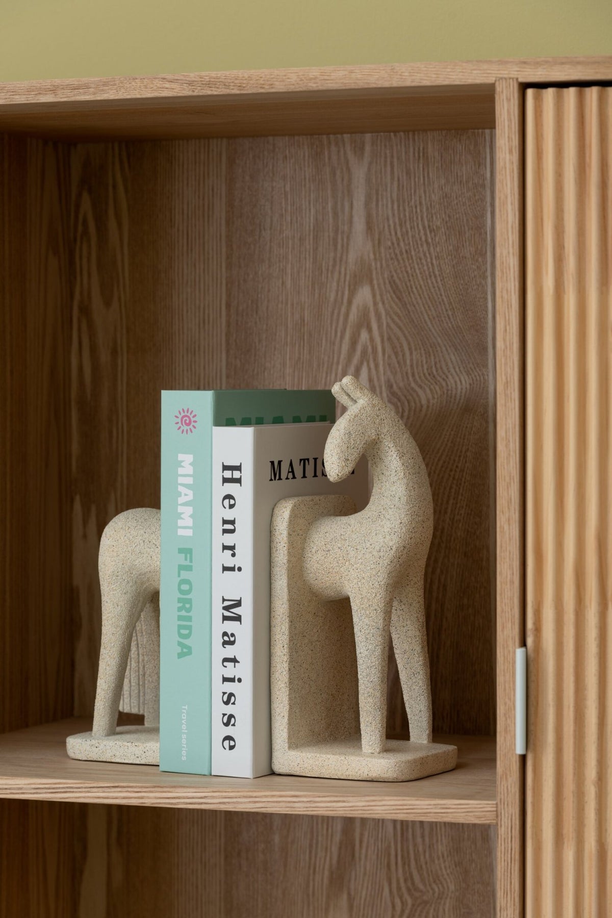 Set Of 2 Bookend Horse Modern Resin Beige