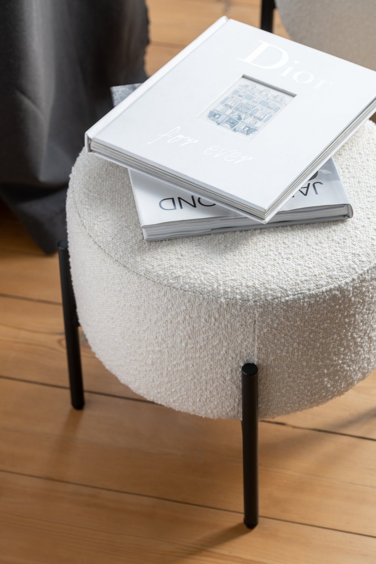 Stool Boucle Plywood/Polyester White/Black