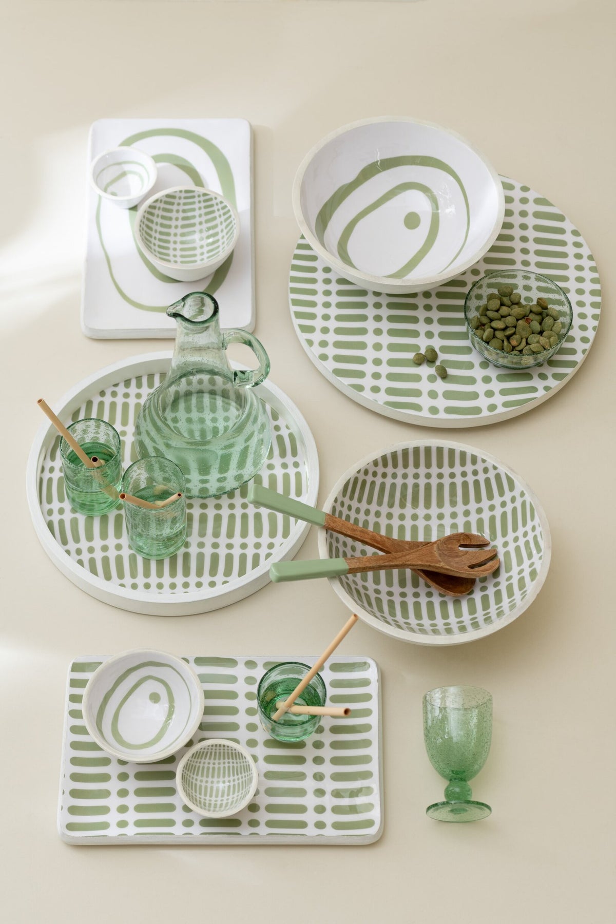 Dienblad rond met handvatten mango hout groen/wit