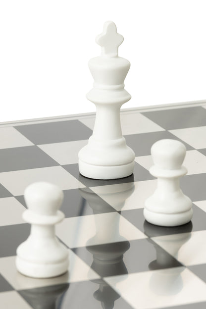 Chess Set Board Polyresin Gold Colored/White