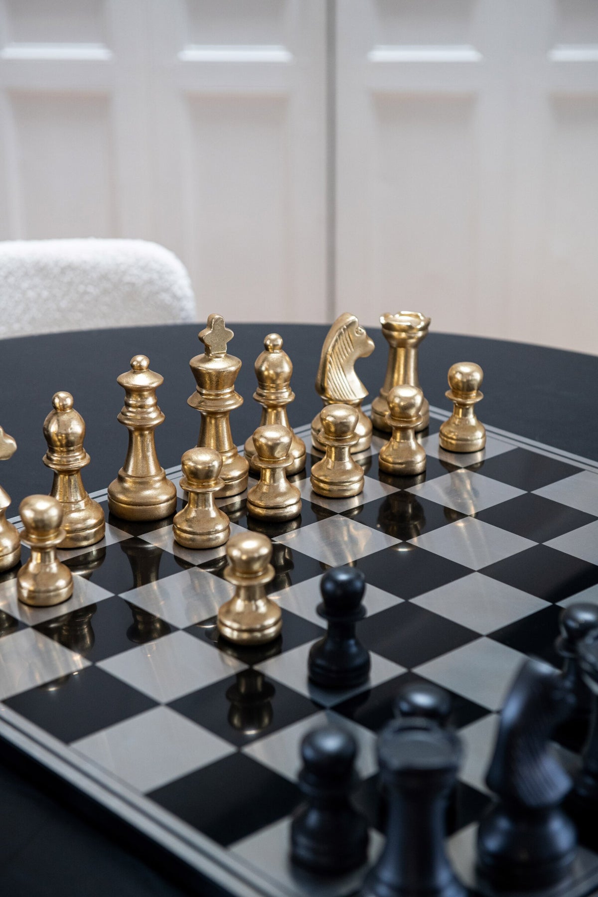 Chess Set Board Polyresin Gold Colored/White
