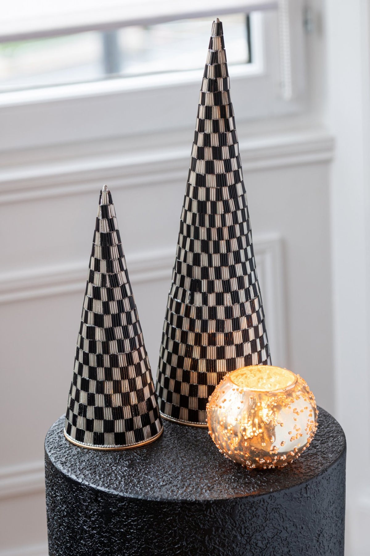 Set Of 2 Cone Iron/Glass Black/Ecru