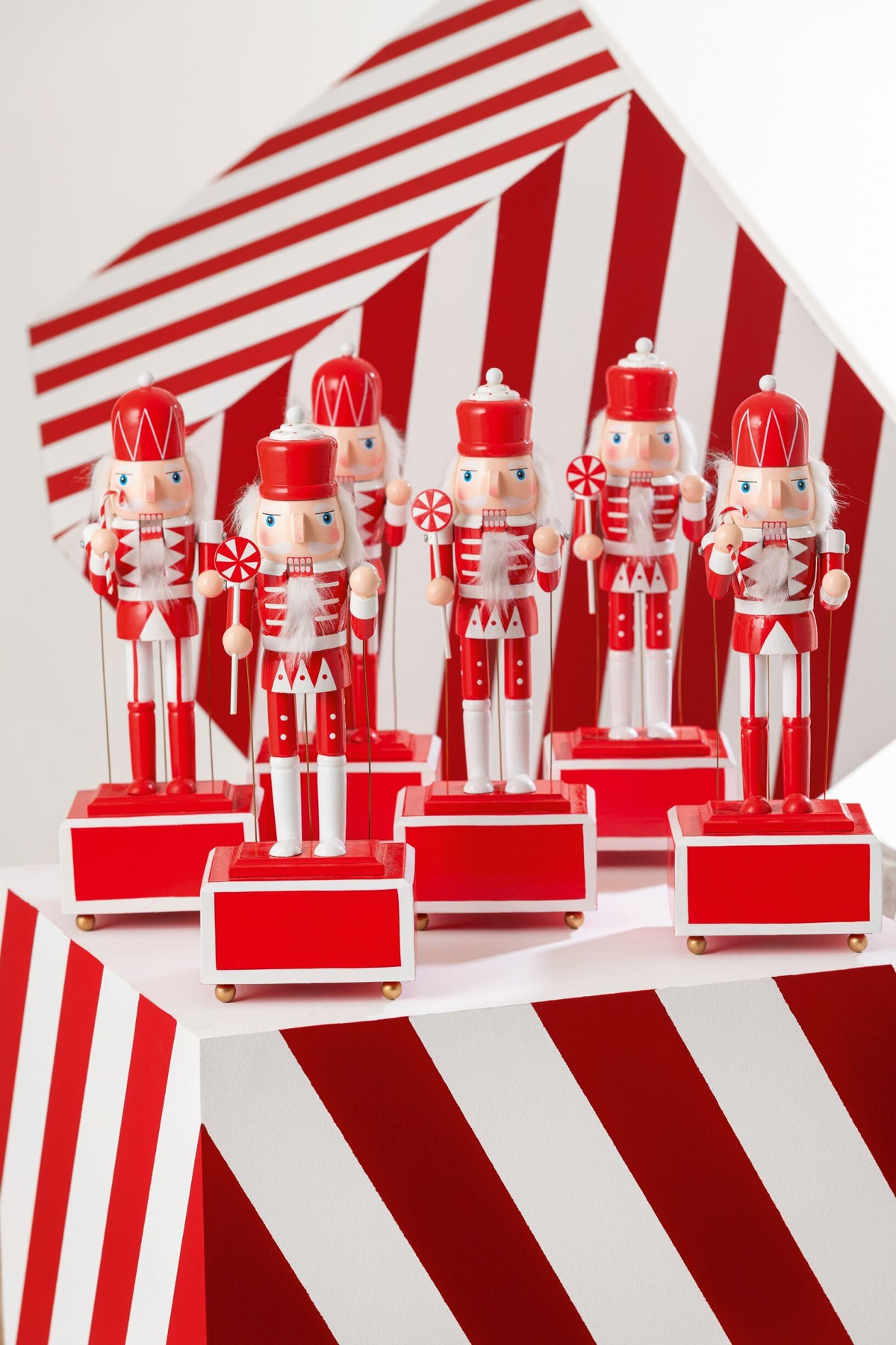 Nutcracker Music Pinewood Red/White Assortment Of 2