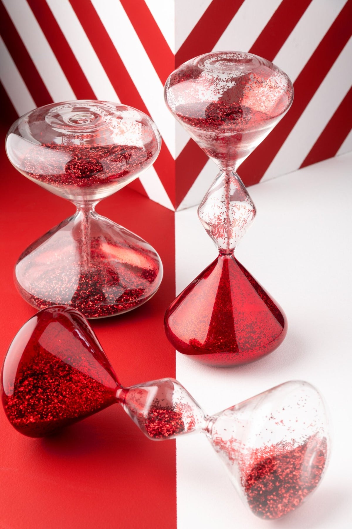 Hourglass Glitters Glass Red