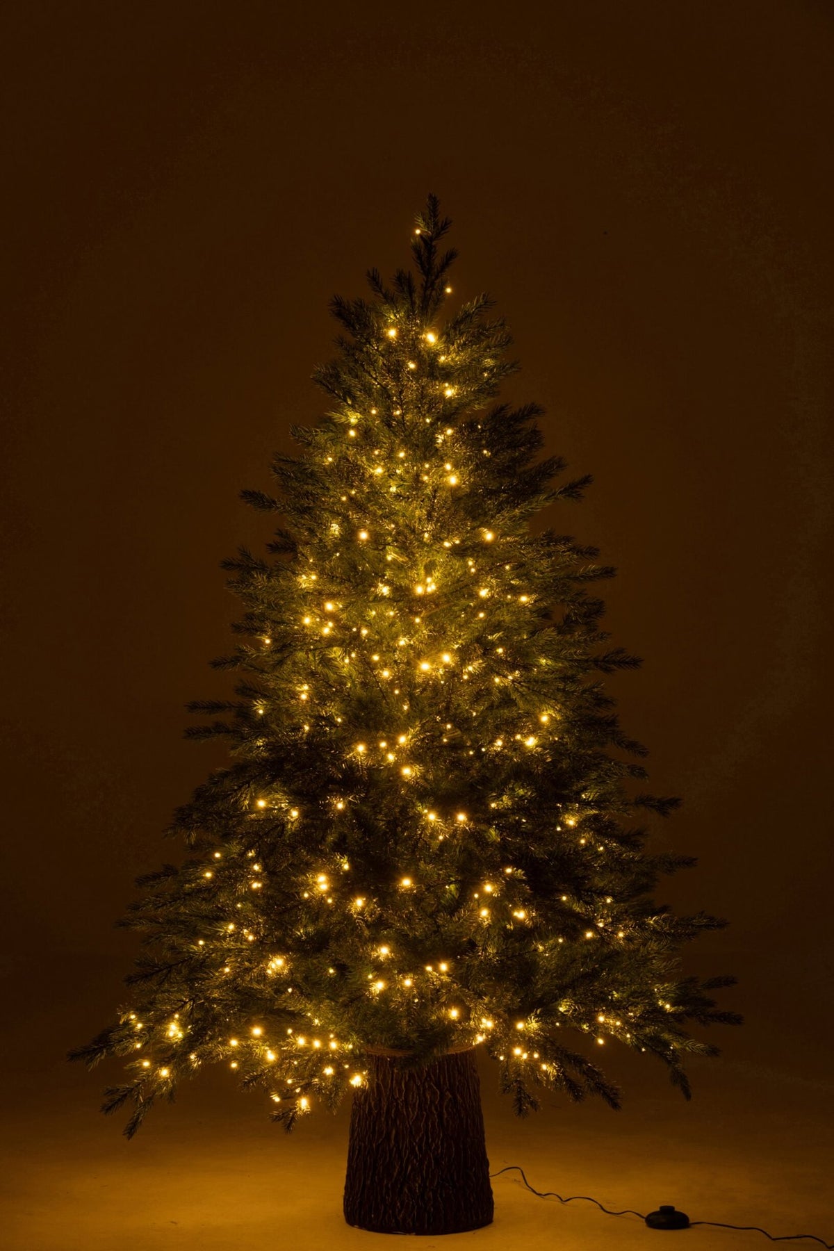 Christmas Tree 600 LED Wooden Base Artificial Dark Green