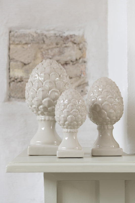Pinecone On Base Shiny Porcelain Beige Medium