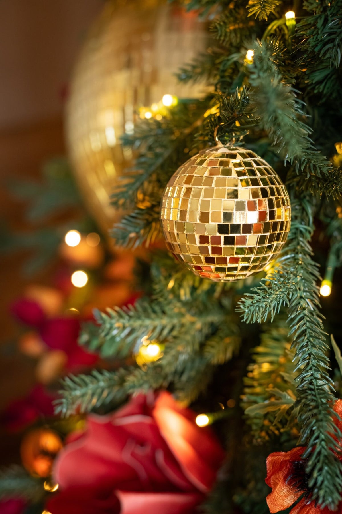 Box Of 4 Christmas Bauble Disco Plastic Gold Colored