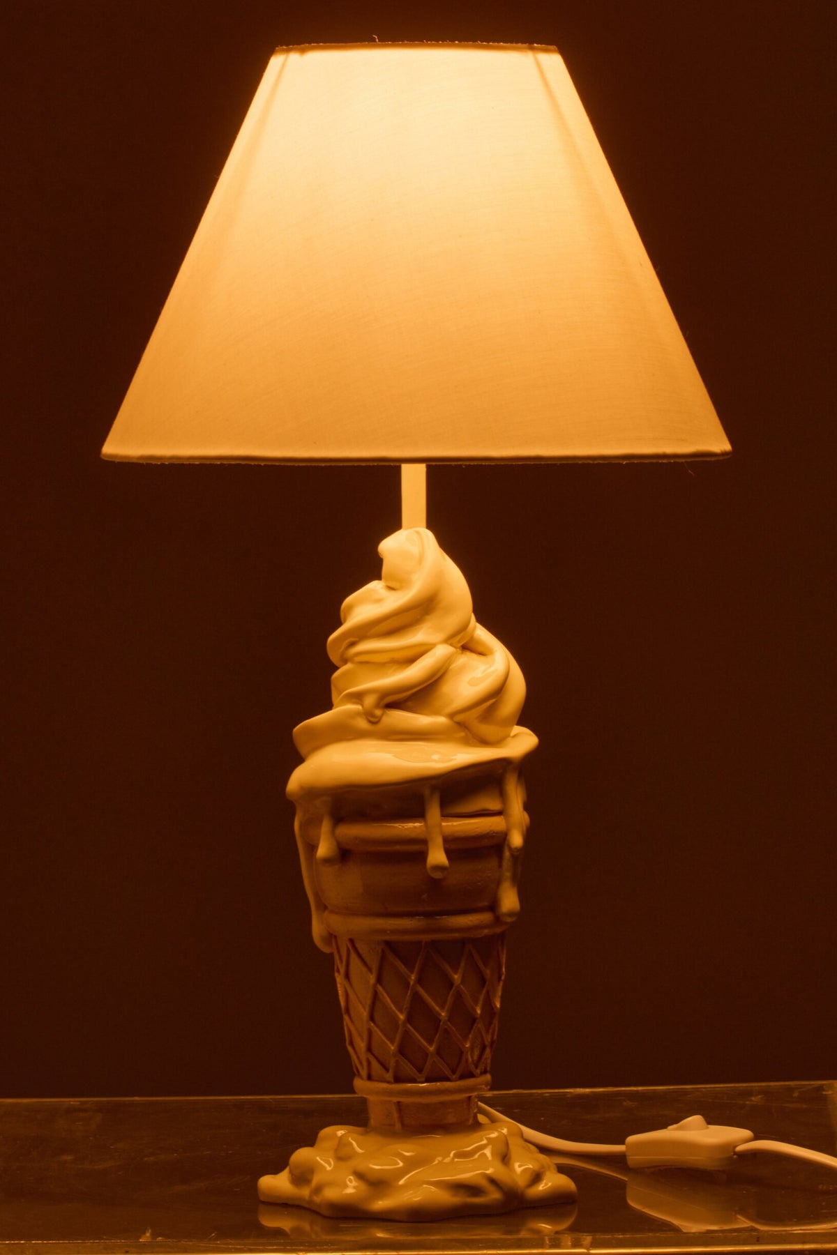 Ice cream lamp polyresin yellow/beige