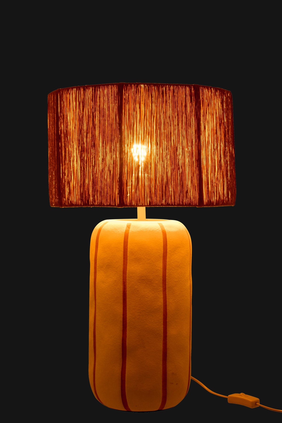 Large striped ceramic table lamp, natural/white