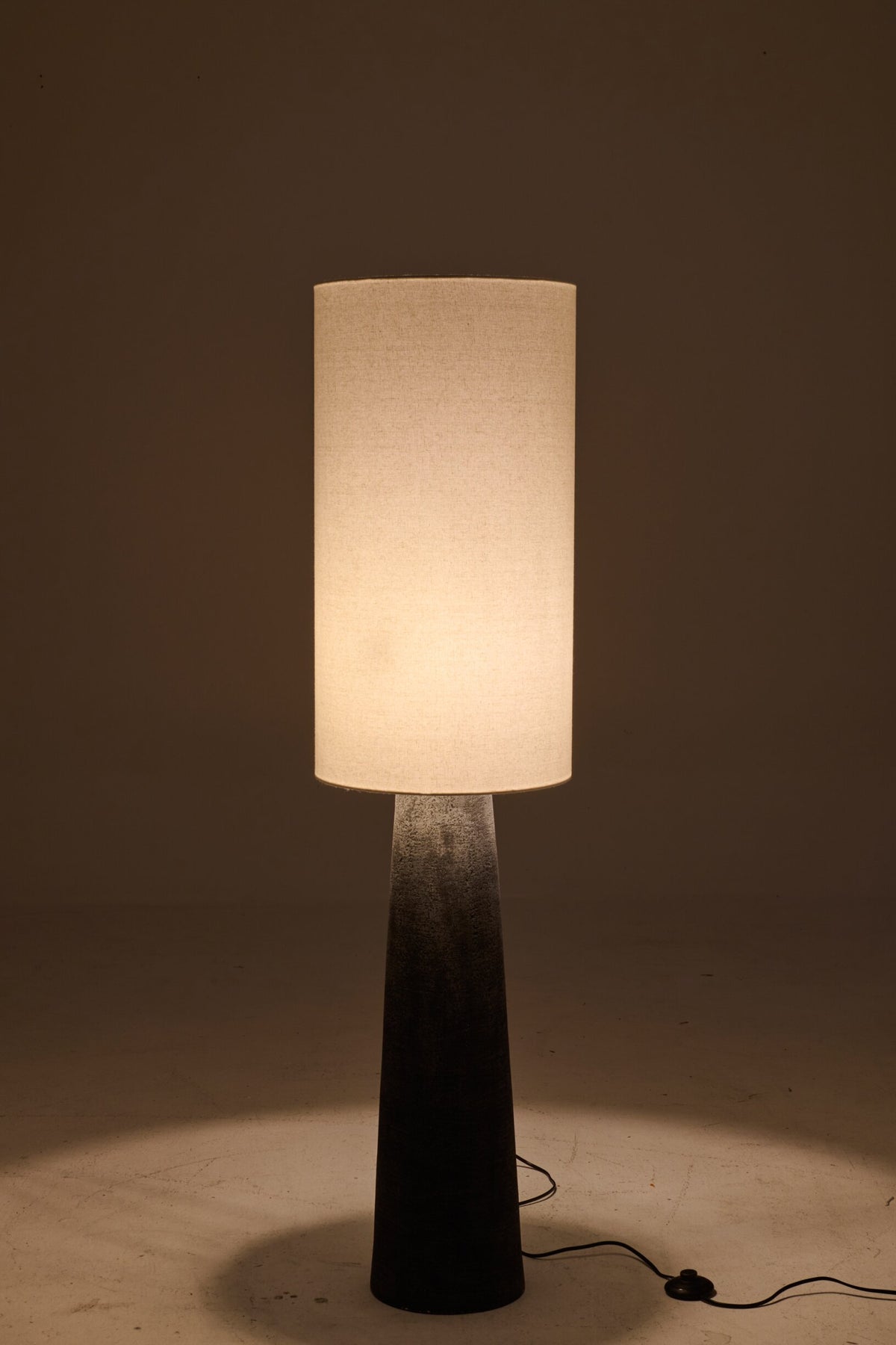 Floor lamp Ava fiberglass black/white medium